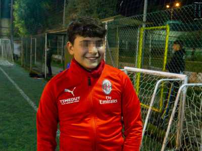 Il 12enne Giovanni ci dice invece di essersi innamorato del pallone guardando in tv il suo mito Lionel Messi...